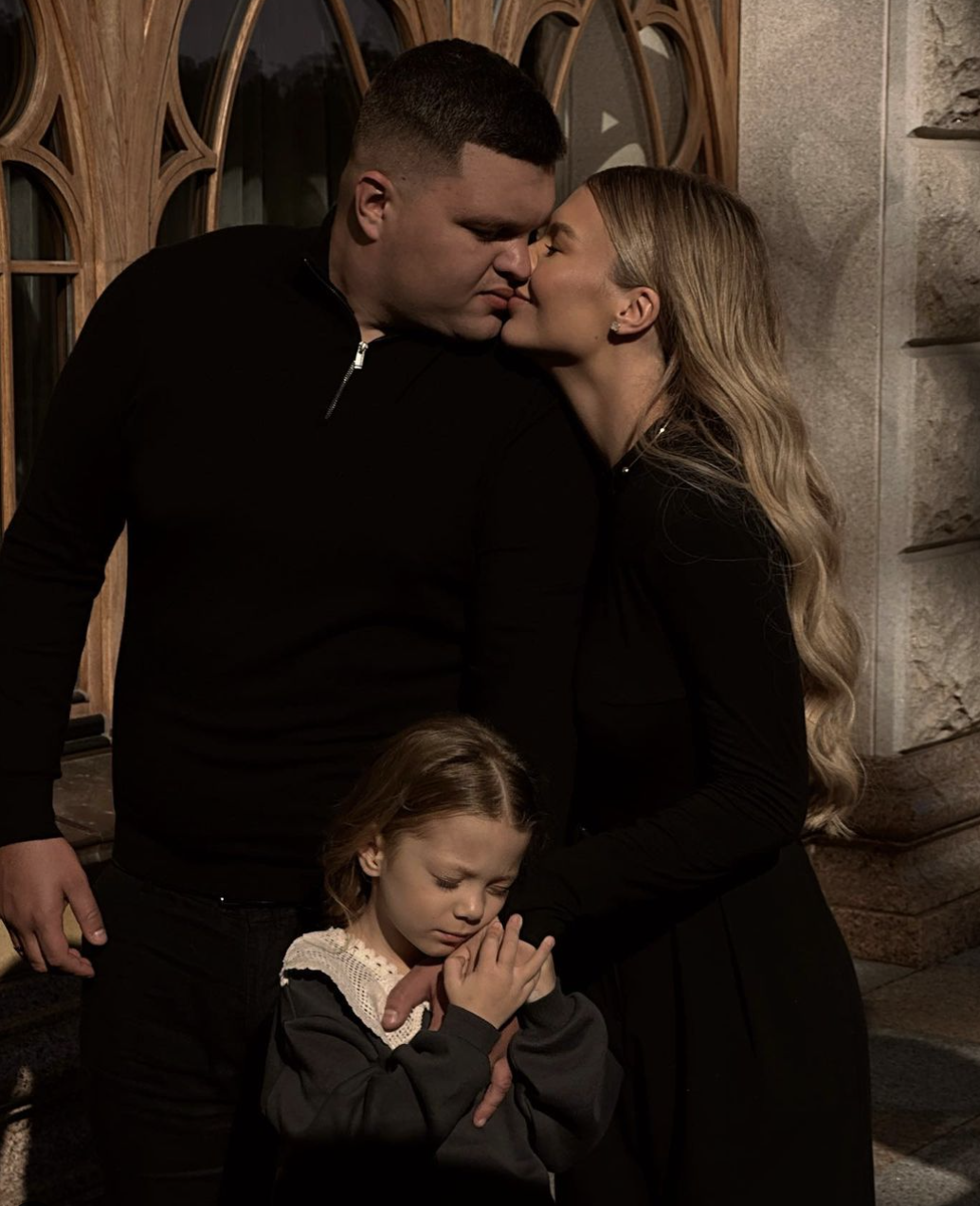 Українська блогерка-мільйонниця похрестила сина: зворушливі фото таїнства